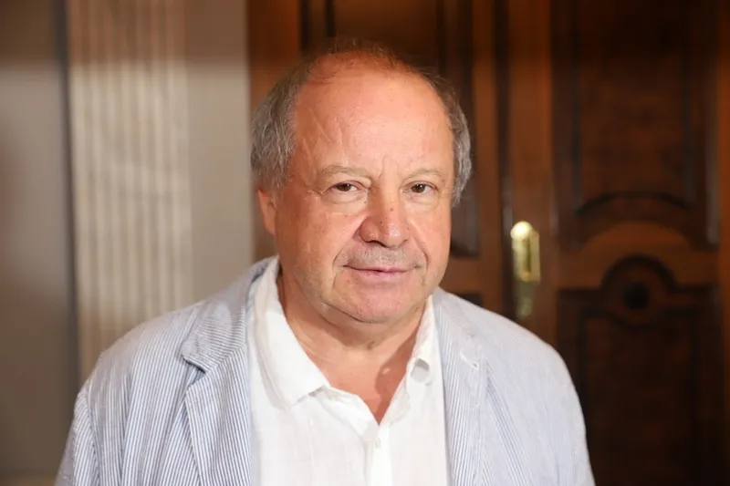 Дмитрий Астрахан