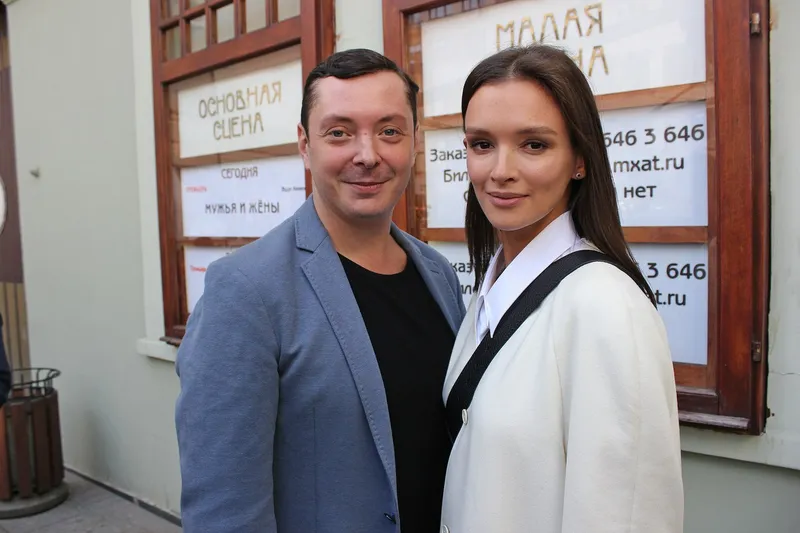 актер Павел Ващилин и актриса Паулина Андреева