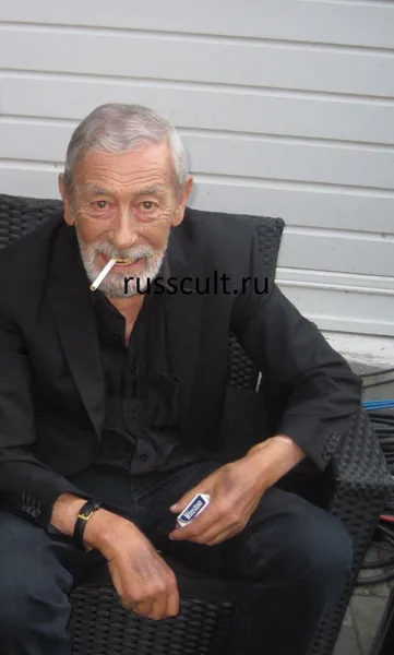В третий день фестиваля концерт посетилаАлла Пугачева, активно подпевающая со своего места выступающим артистам. Так же все четыре дня в роли зрителя в зале присутсвовал всенародно любимыйБорис Моисеев.