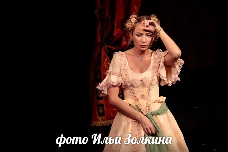 актриса Валентина Емельянова в роли Марианы