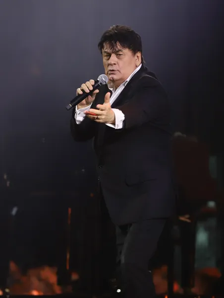 Александр Серов