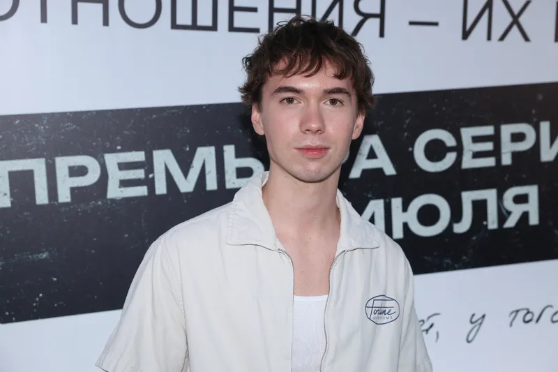 Денис Власенко