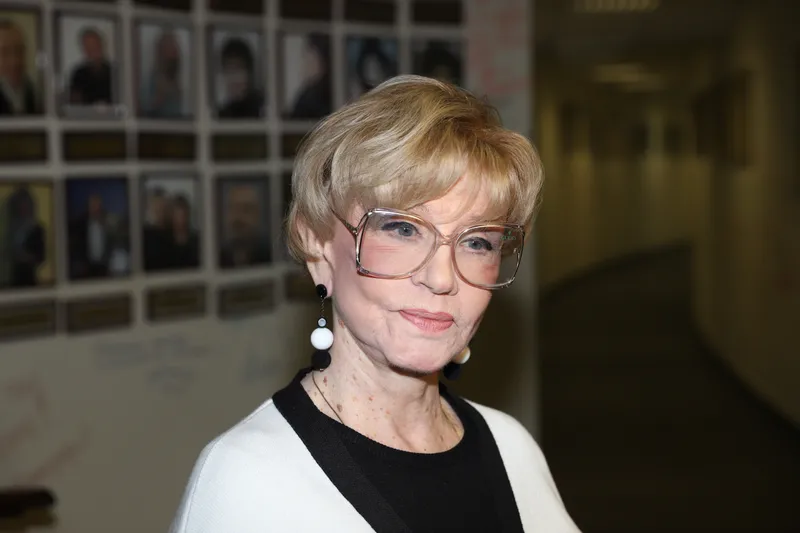 Вера Алентова