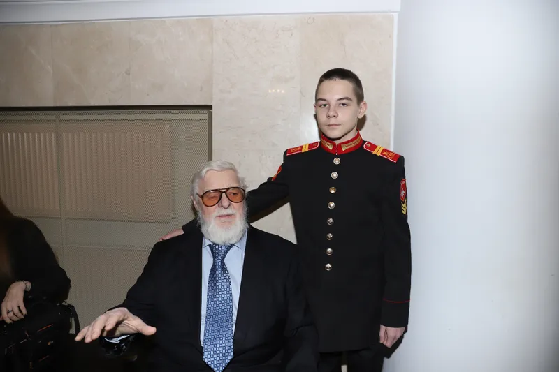 Валентин Дикуль с сыном