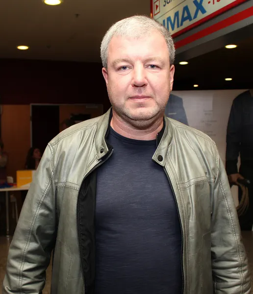 актер Александр Робак
