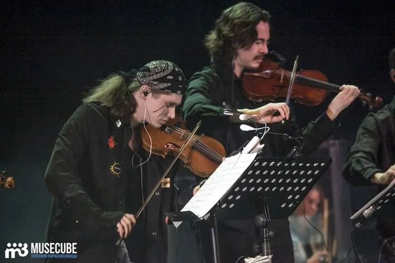 «QUEEN» — хиты в исполнении струнного оркестра «Hard Rock Orchestra»