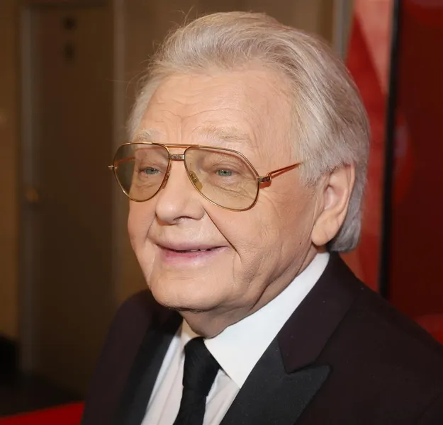 Юрий Антонов