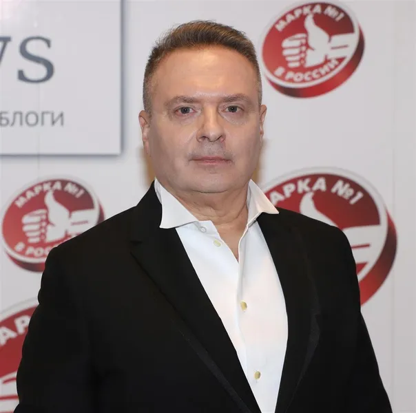 Александр Добронравов