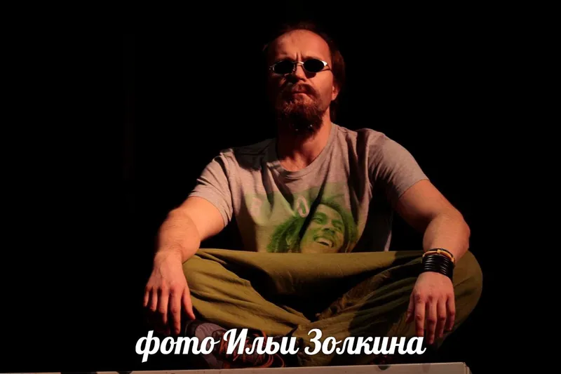 актер Александр Трошин в роли Константина