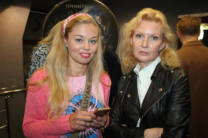 актриса Елена Лазурина и актриса Людмила Светлова