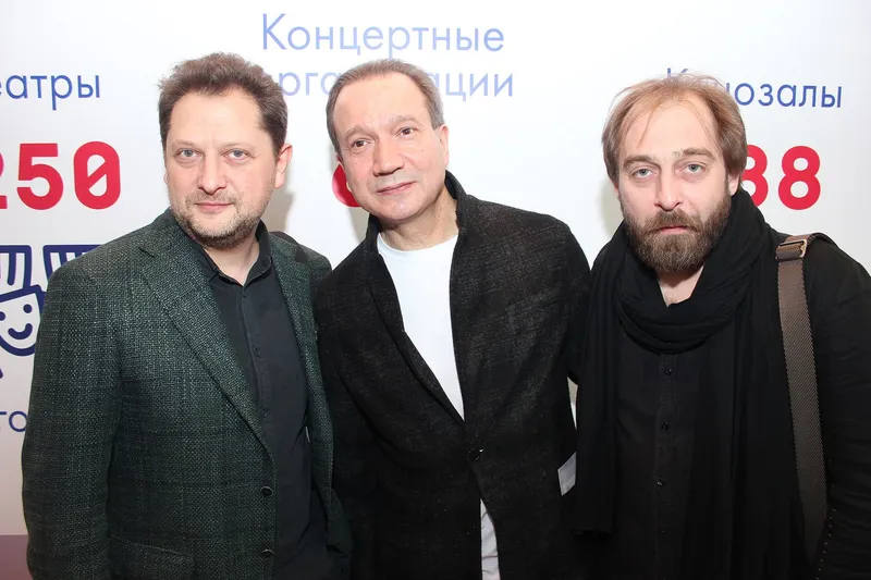Заслуженный артист России Евгений Писарев, режиссер Виктор Рыжаков и режиссер Владимир Панков