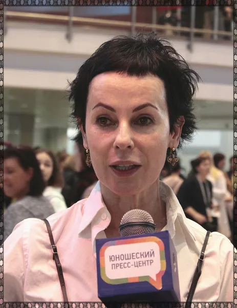 актриса Ирина Апексимова