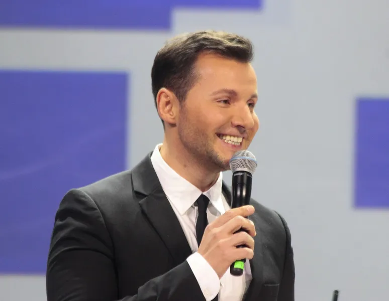 актер, ведущий Вячеслав Манучаров