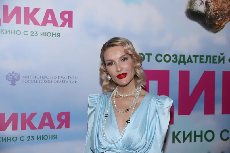 Таша Белая