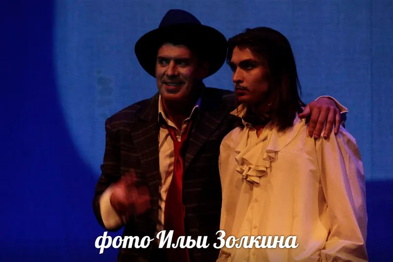актер Дмитрий Новицкий (слева) в роли Луиса Бунюэля