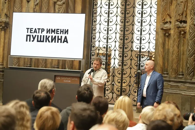 Евгений Писарев, Владимир Жуков