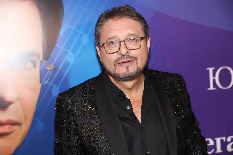 Владимир Маркин