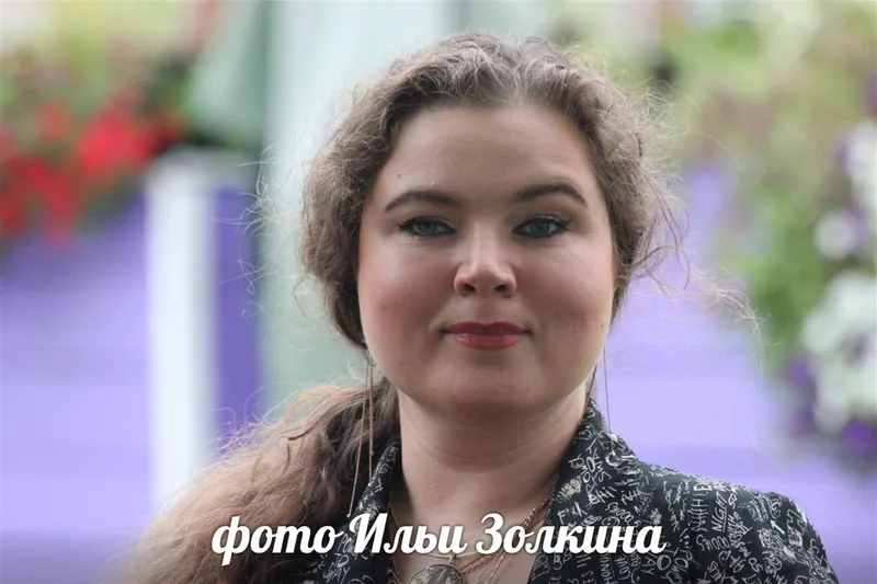 актриса Полина Нечитайло