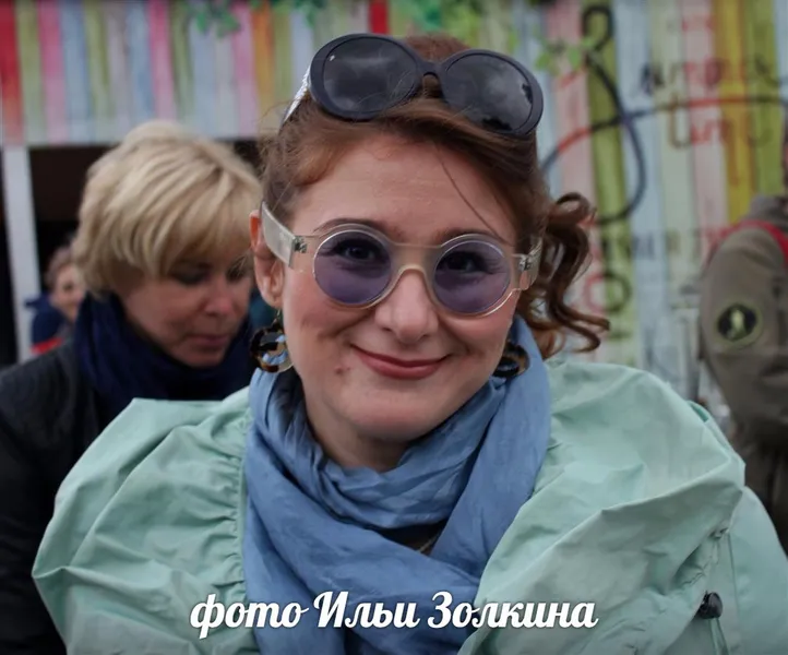 актриса Юлия Куварзина