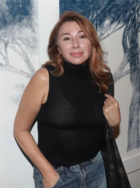Алена Апина