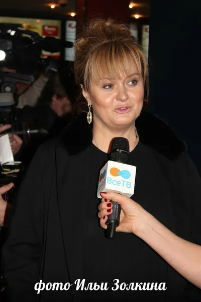 актриса Анна Михалкова