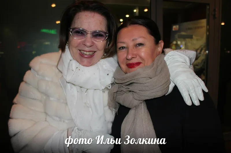 Народная артистка РСФСР Лариса Голубкина с подругой