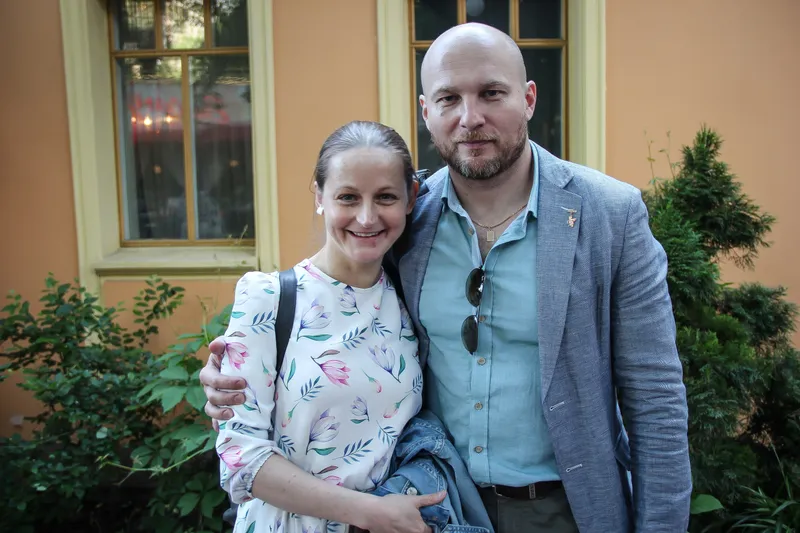 актриса Яна Сексте и актер Александр Фисенко
