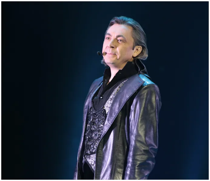 актер, певец Игорь Балалаев
