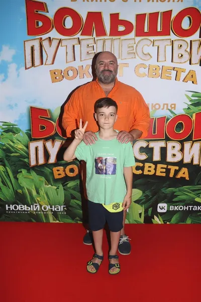 Григорий Погосян с сыном Яковом