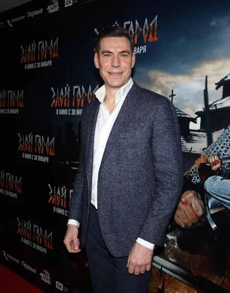 Дмитрий Дюжев