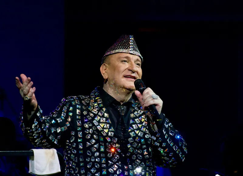Сергей Пенкин пожелал своим коллегам петь живьем и с симфоническими оркестрами