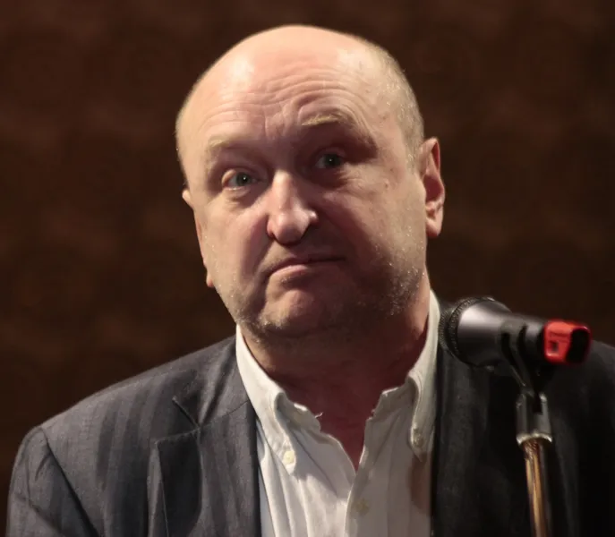 В то же время, сам Олег Павлович Табаков положительно отзывался о Женоваче. В частности, спектакль «Владимир третьей степени» - сцены из неоконченной комедии Н.В. Гоголя, поставленный им в 1991 году во время преподавания в ГИТИСе на кафедре режиссуры в мастерской профессора Петра Фоменко, он всегда приводил в пример, как одно из самых сильных своих театральных впечатлений.