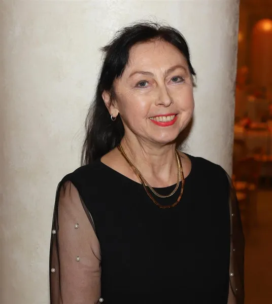 Нина Семизорова