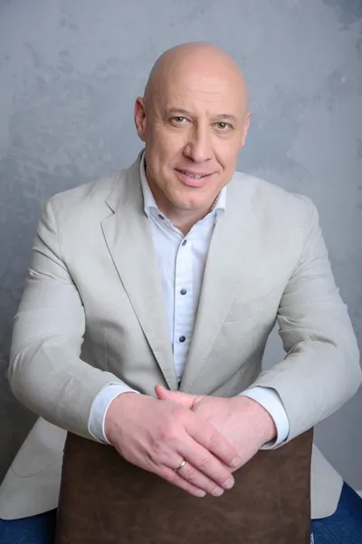 Заслуженный артист России Денис Майданов написал песню для кадетов. 