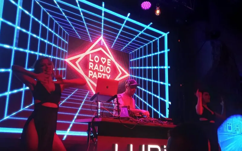 Love Radio Party.