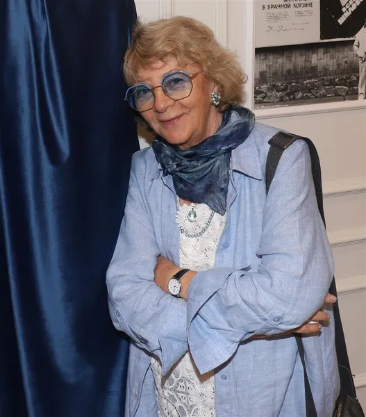 Алла Сурикова