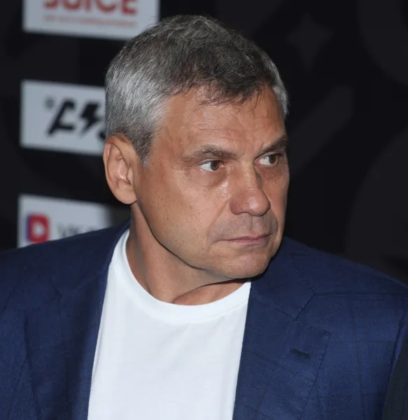 Дмитрий Квартальнов