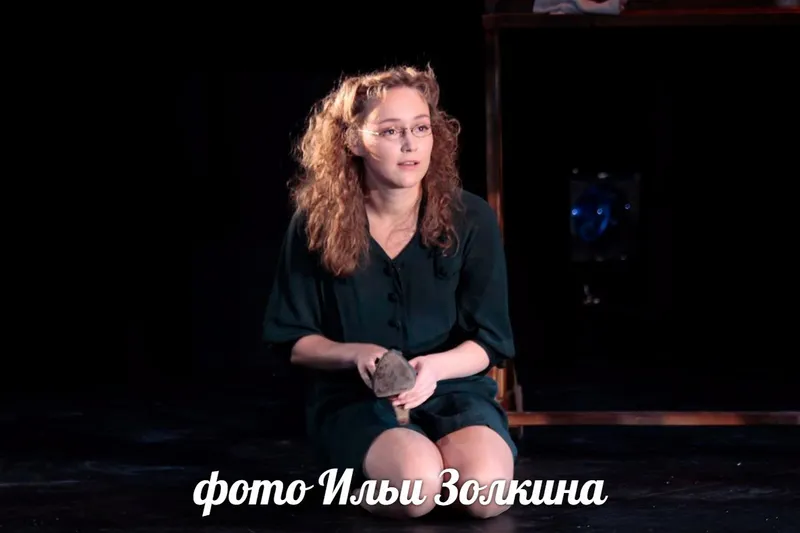 актриса Дарья Щербакова в роли Доры