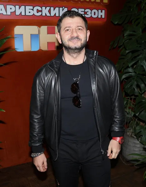Михаил Галустян
