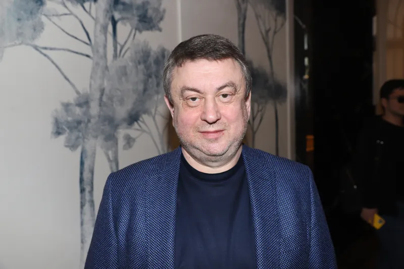 Александр Достман