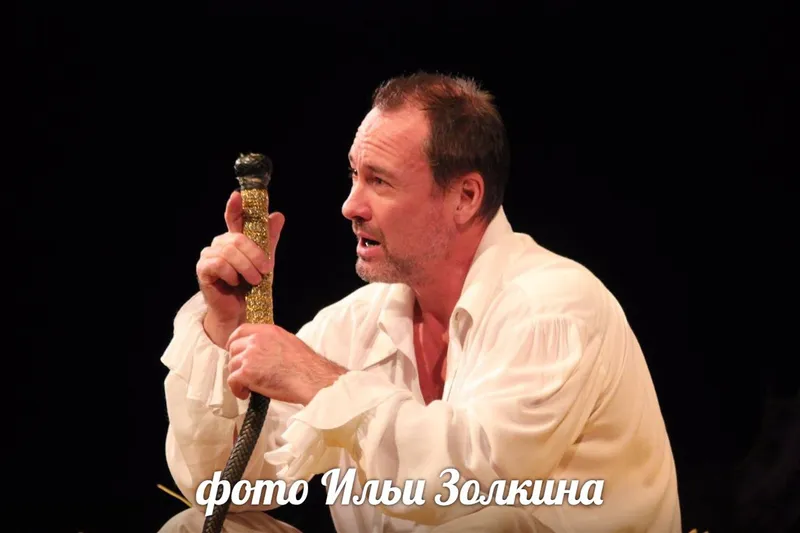 актер Александр Песков в роли Казановы