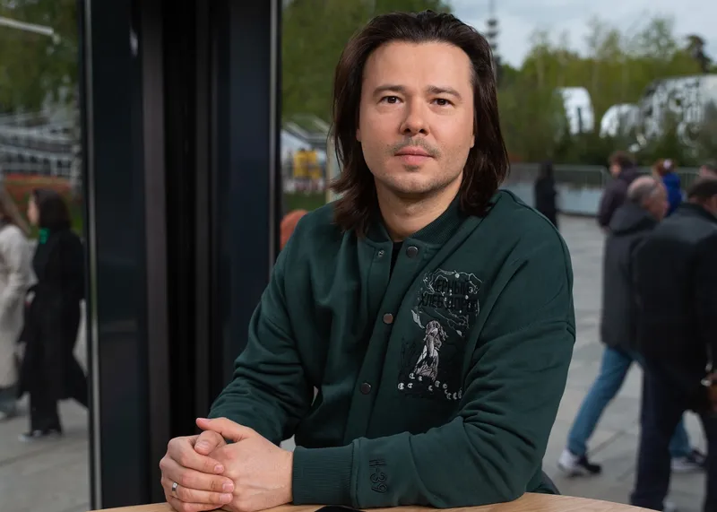 Алексей Небыков: «Смею надеяться, что произведения мои, в первую очередь, смысловые, содержательные, а во вторую – сюжетные и развлекательные».