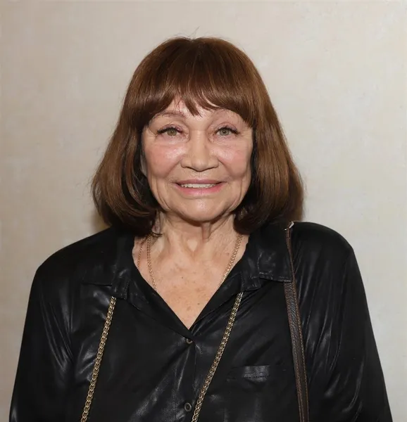 Лариса Лужина