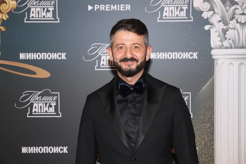 Михаил Галустян