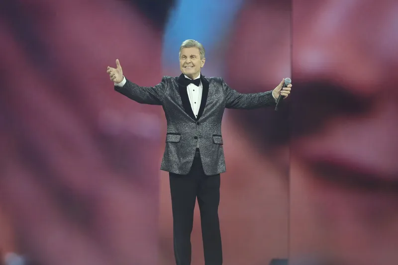Лев Лещенко