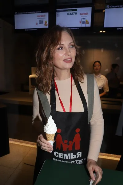 Елена Ксенофонтова