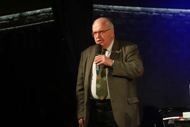 Павел Любимцев