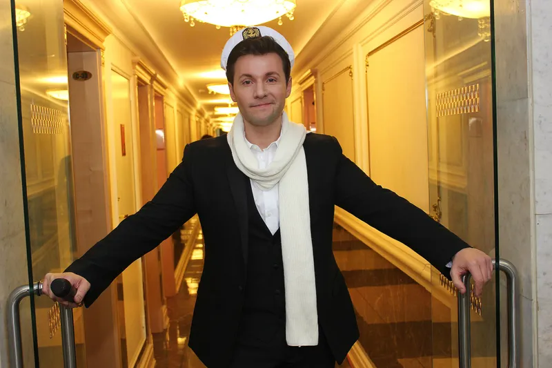 актер и певец Вячеслав Манучаров