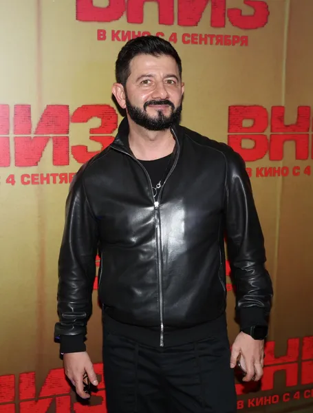 Михаил Галустян