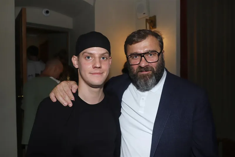 Павел Табаков, Михаил Пореченков